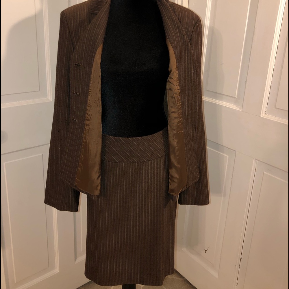 Amanda Smith   2 Piece Women’s Suit - Picture 4 of 9